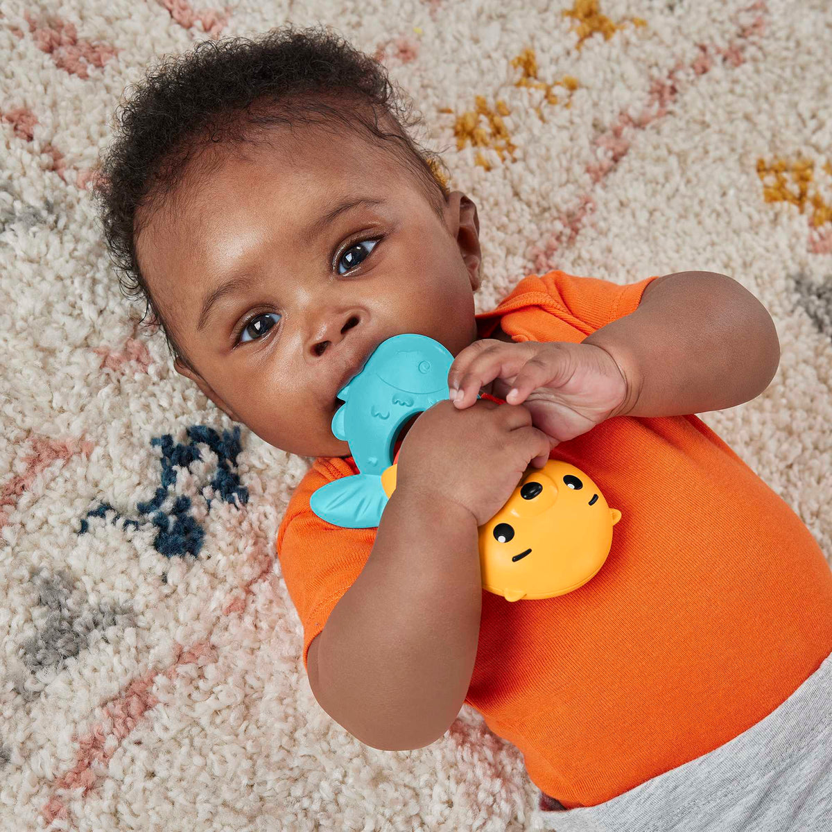 Fisher-Price Baby Chocalho para Bebês Sensimals Leopardo